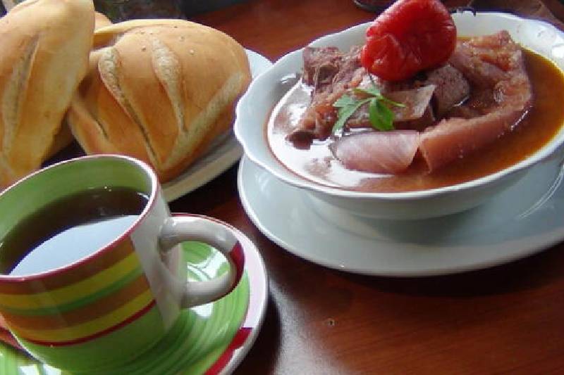 la-cocina-arequipena-que-se-vive-en-arequipa-adobo